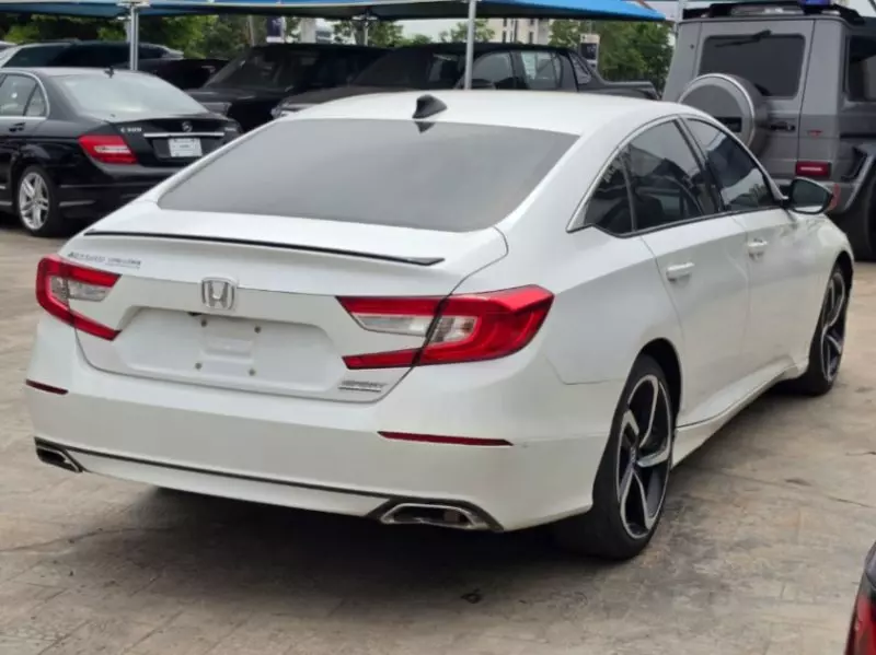 Honda Accord   - 2021