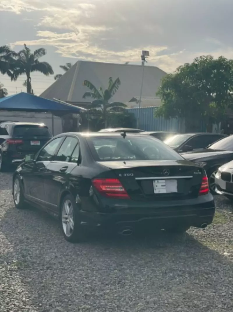 Mercedes-Benz C 300   - 2013