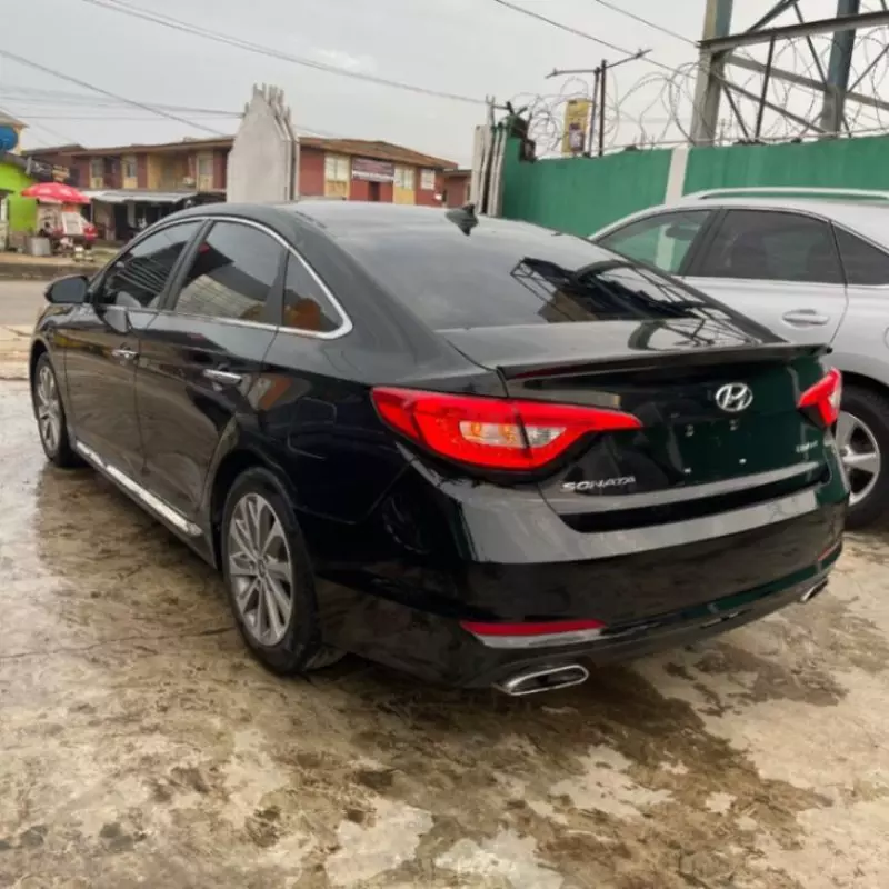 Hyundai Sonata   - 2015