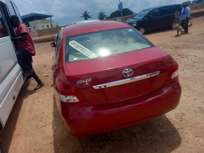 Toyota Belta   - 2012