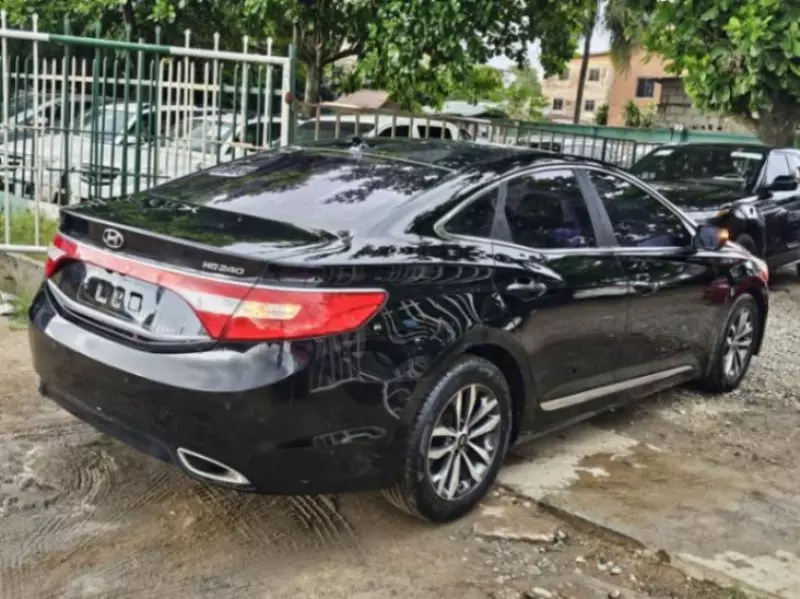 Hyundai Grandeur   - 2012