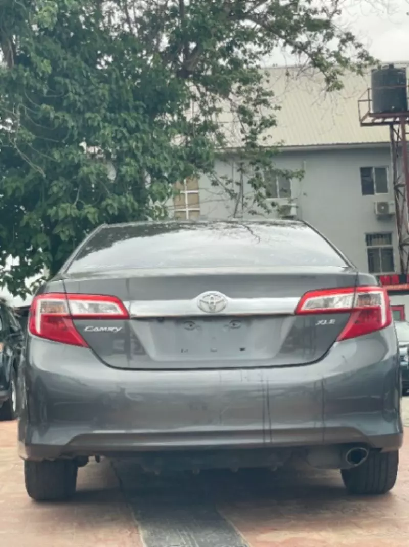 TOYOTA Camry   - 2012