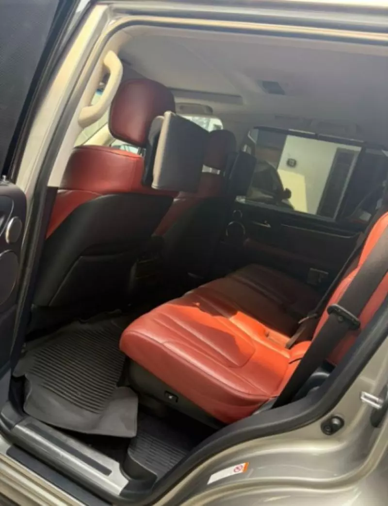 Lexus LX 570   - 2020