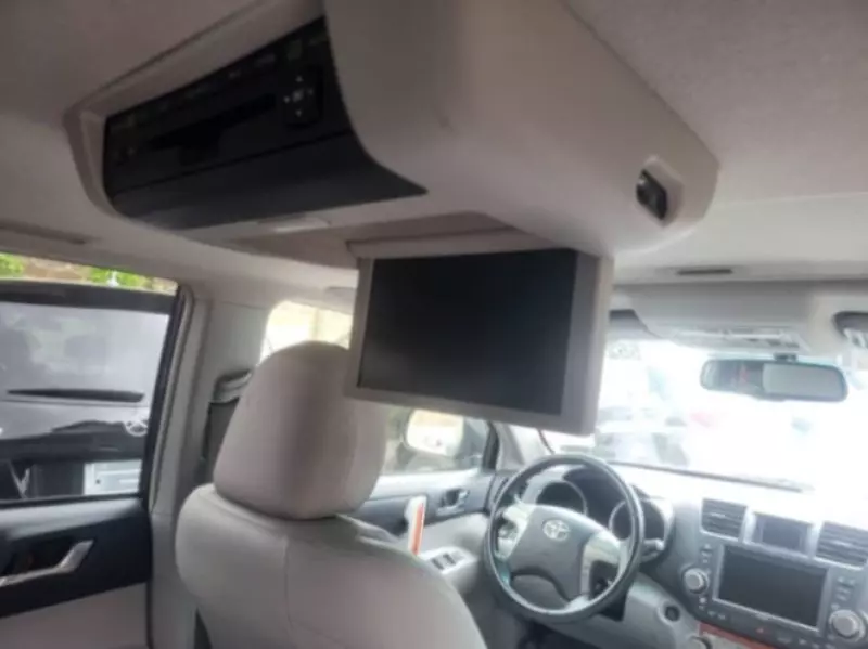 Toyota Highlander   - 2010