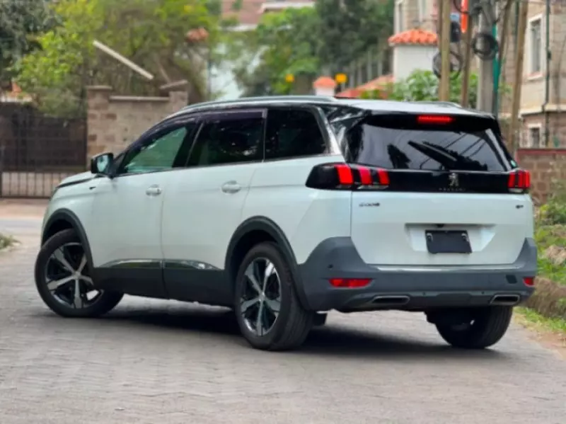 Peugeot 5008   - 2019
