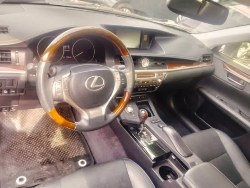 Lexus ES   - 2013
