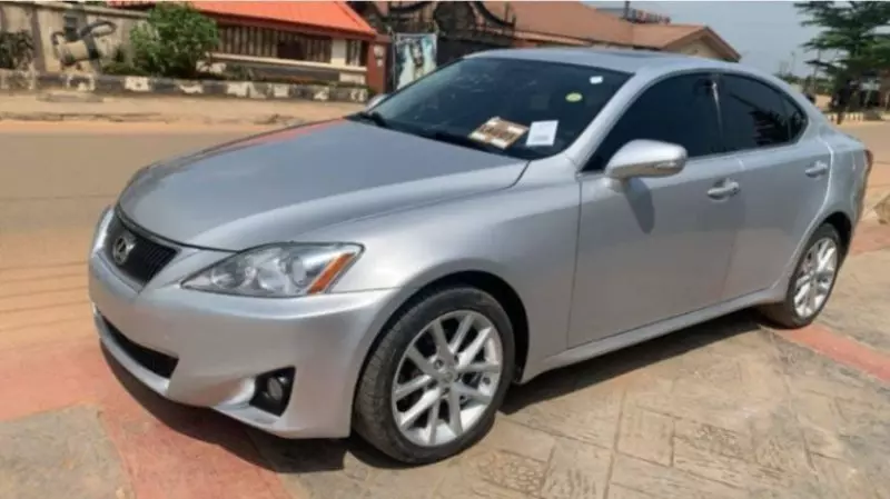 Lexus IS - 2012