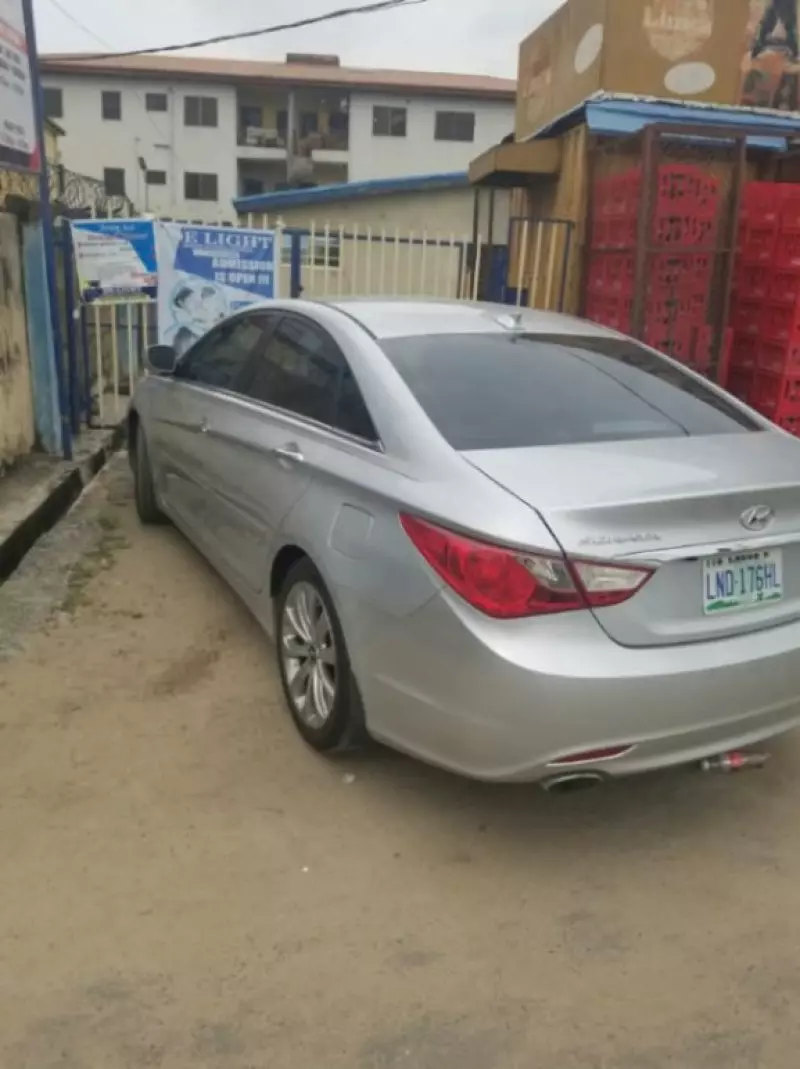 Hyundai Sonata   - 2013