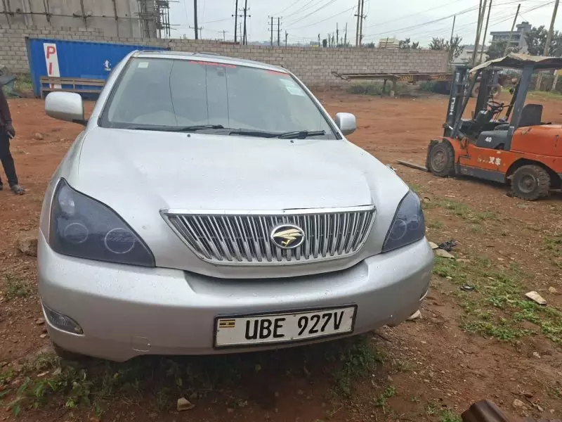 Toyota Harrier   - 2005