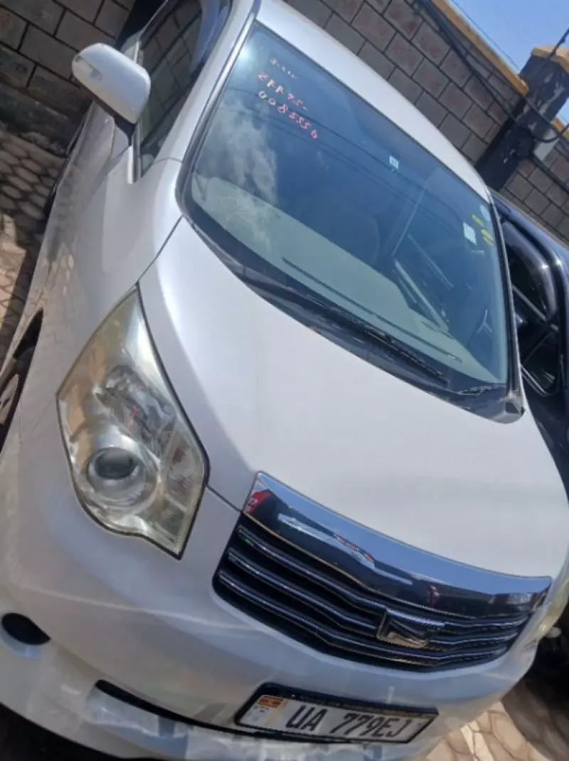 TOYOTA Noah   - 2015