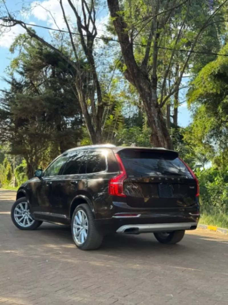 Volvo XC90   - 2019