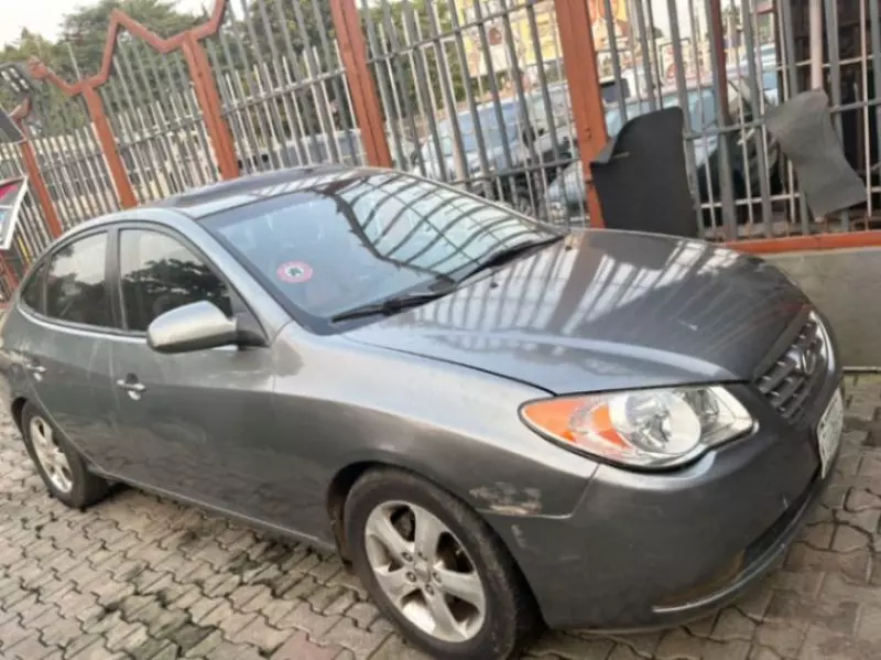 Hyundai Elantra   - 2009