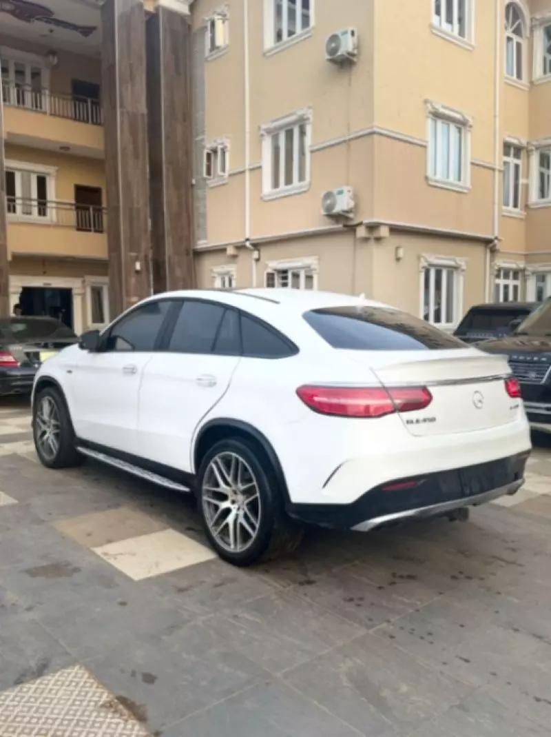Mercedes-Benz GLE-Class   - 2016