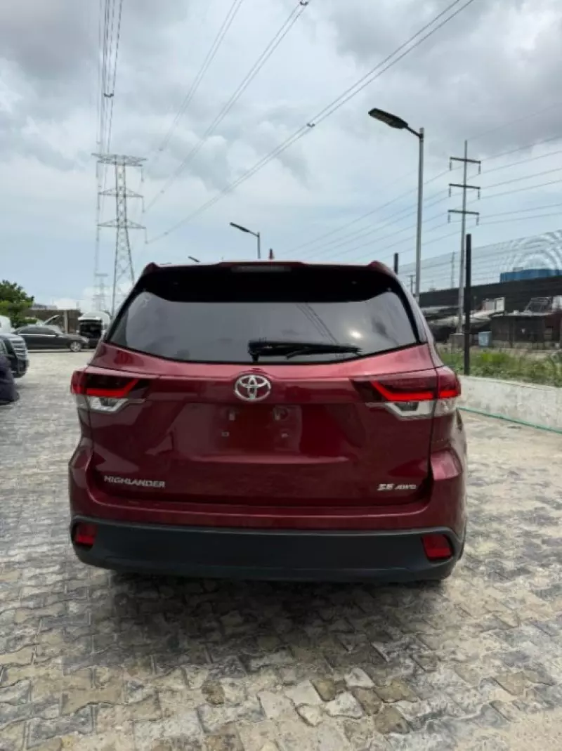 Toyota Highlander   - 2019