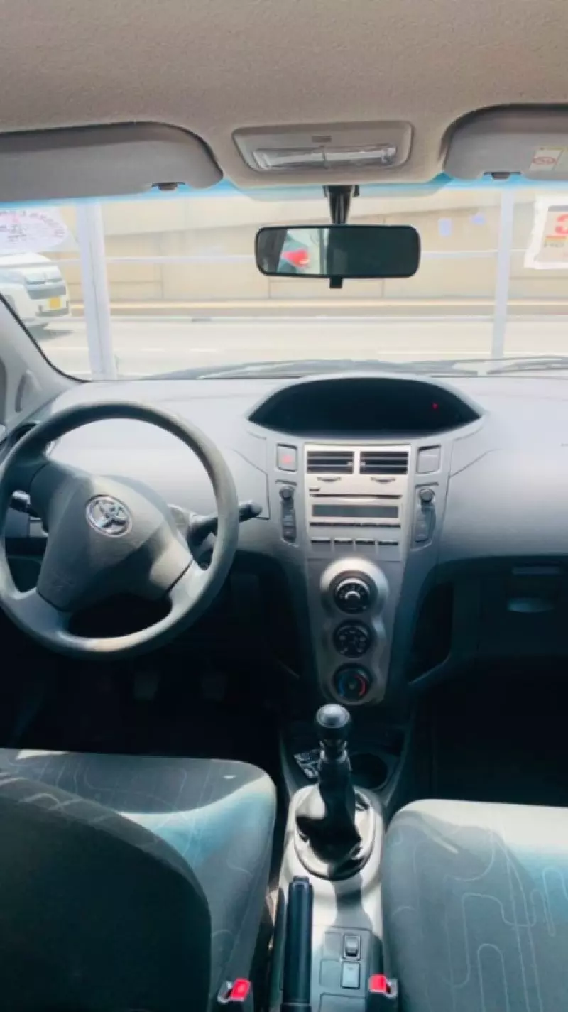 TOYOTA Yaris - 2010