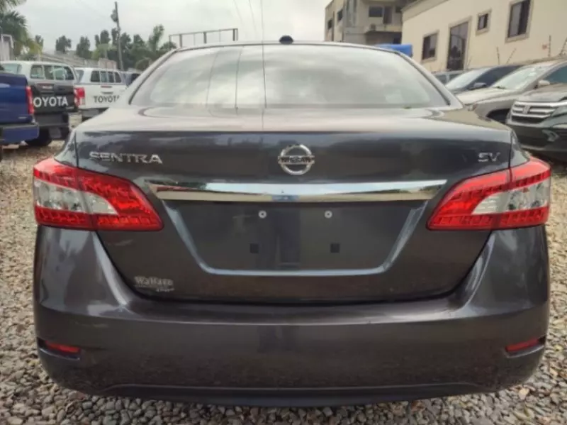 Nissan Sentra   - 2015