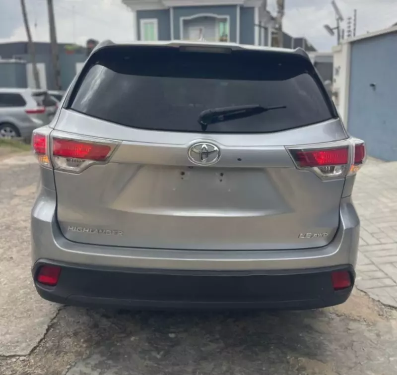 TOYOTA Highlander - 2015