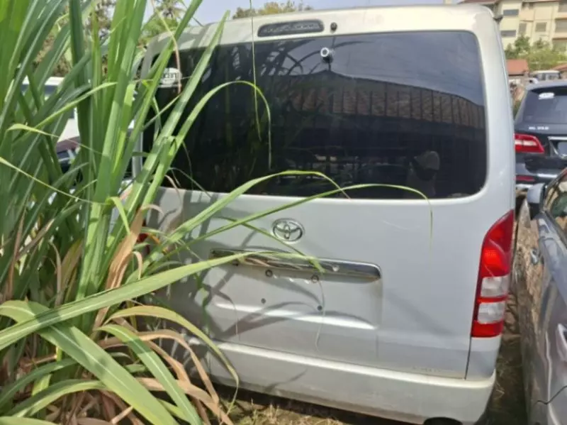 TOYOTA Hiace   - 2011