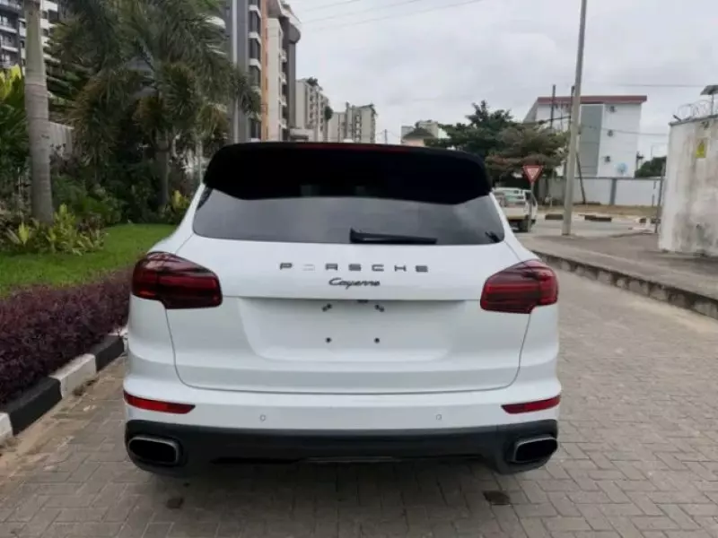 PORSCHE Cayenne   - 2016
