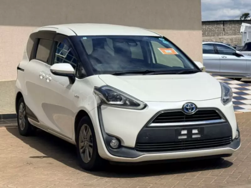 Toyota Sienta Hybrid    - 2018