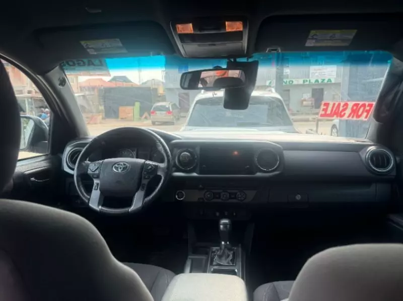 TOYOTA Tacoma   - 2020