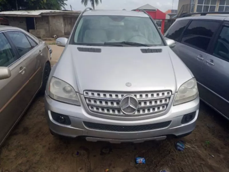 Mercedes-Benz ML 350   - 2005