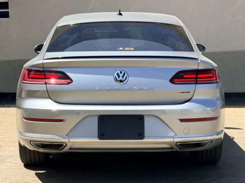Volkswagen Arteon   - 2018