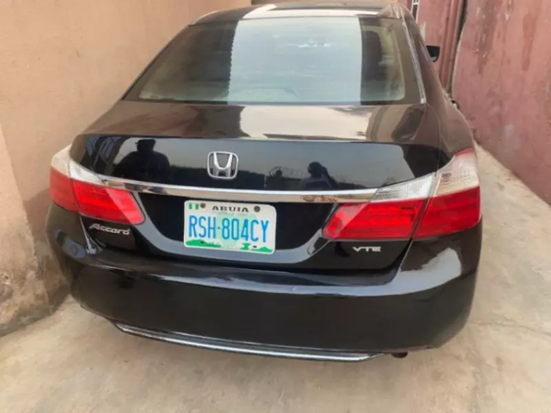 Honda Accord   - 2011