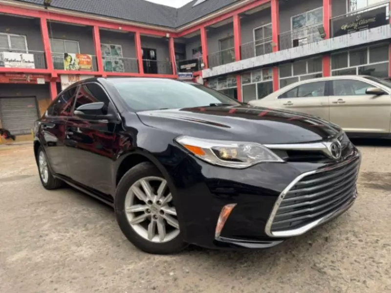 Toyota Avalon   - 2014