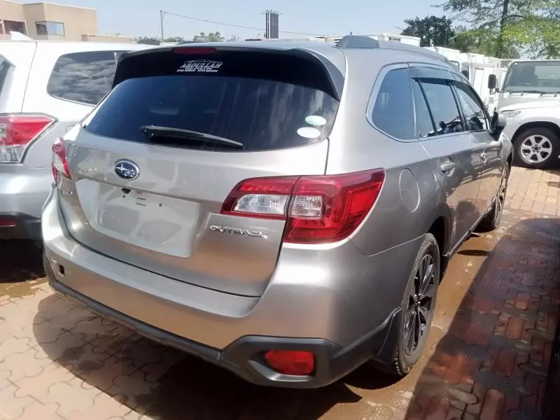 Subaru Outback   - 2017