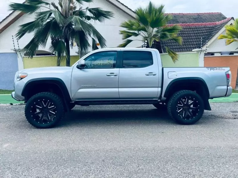 TOYOTA Tacoma - 2022