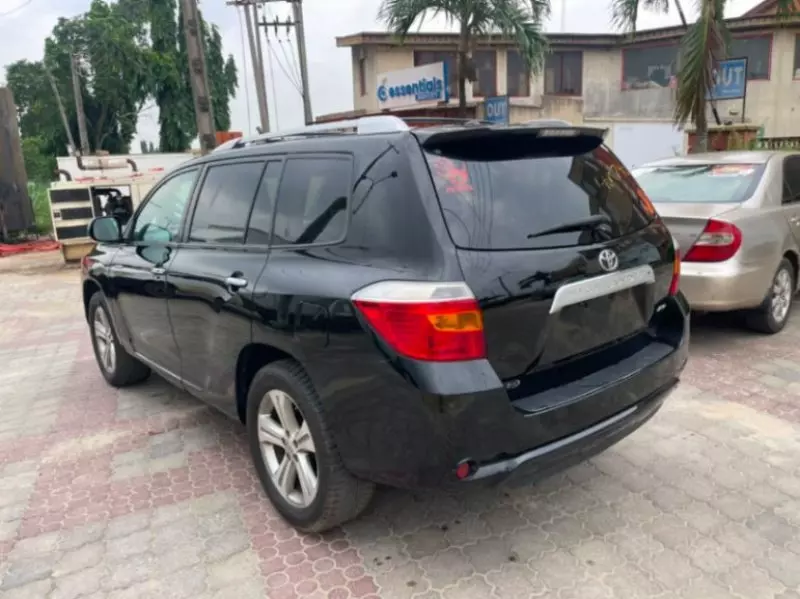 TOYOTA Highlander - 2010