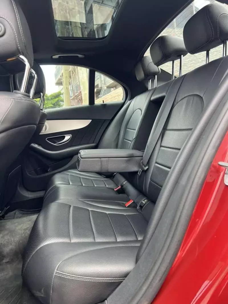 Mercedes-Benz C 300   - 2020