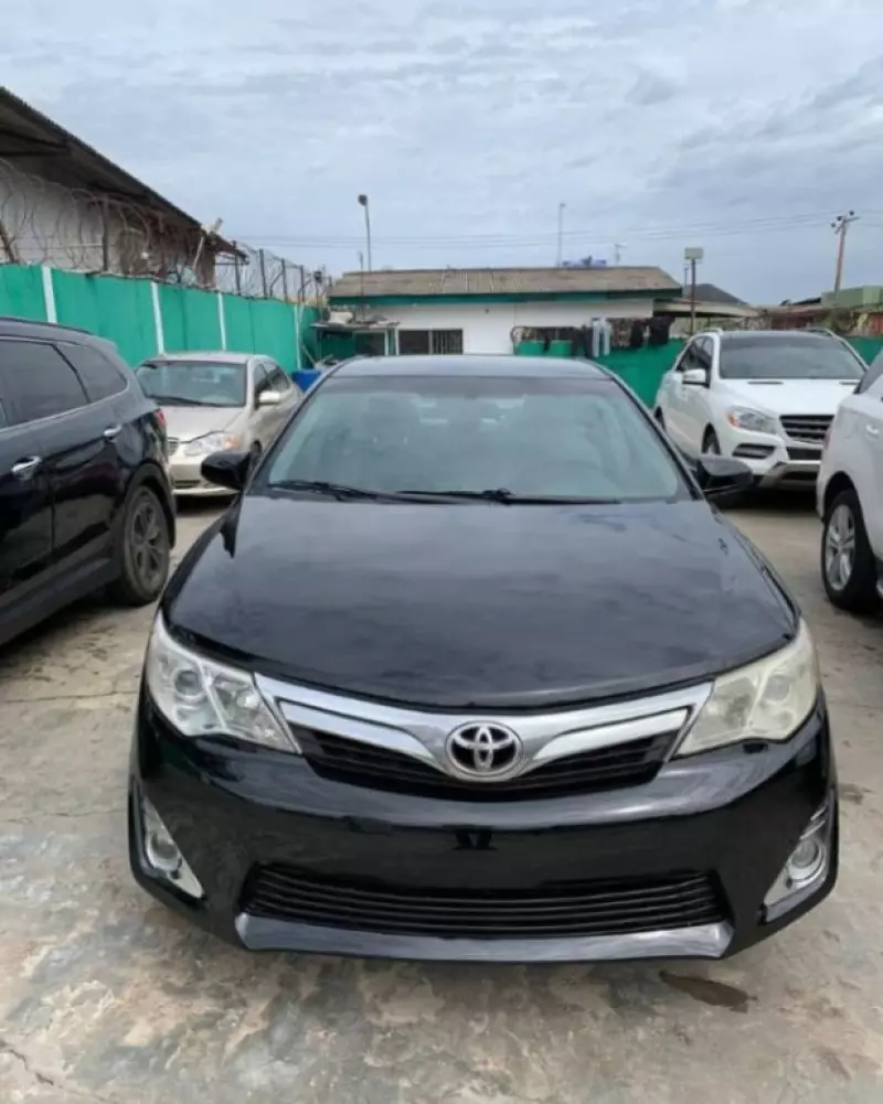 Toyota Camry   - 2013