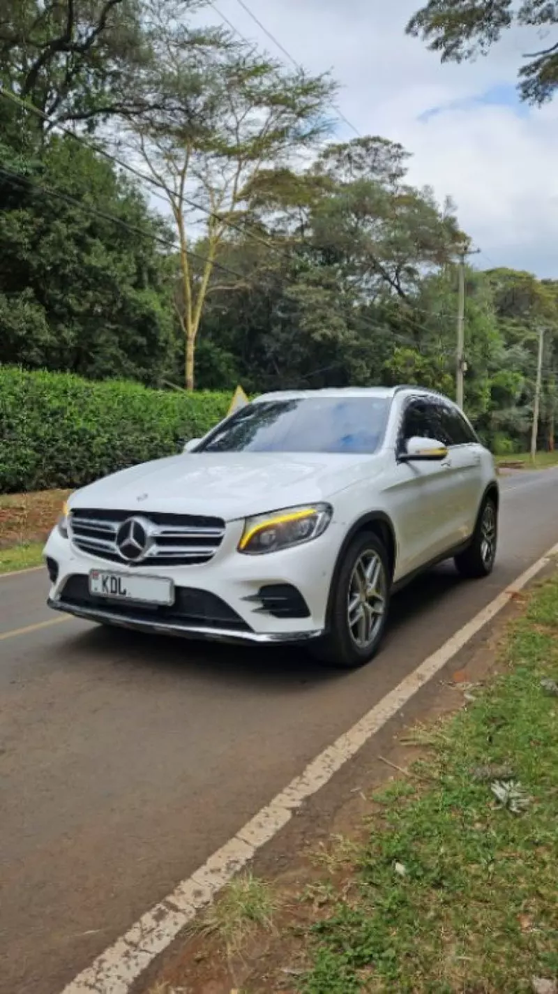 Mercedes-Benz GLC 200   - 2016