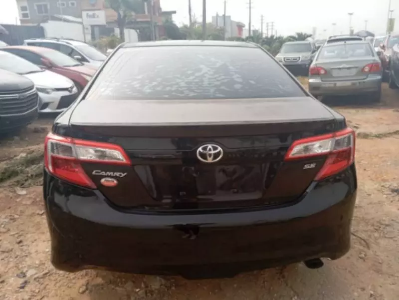 Toyota Camry   - 2013