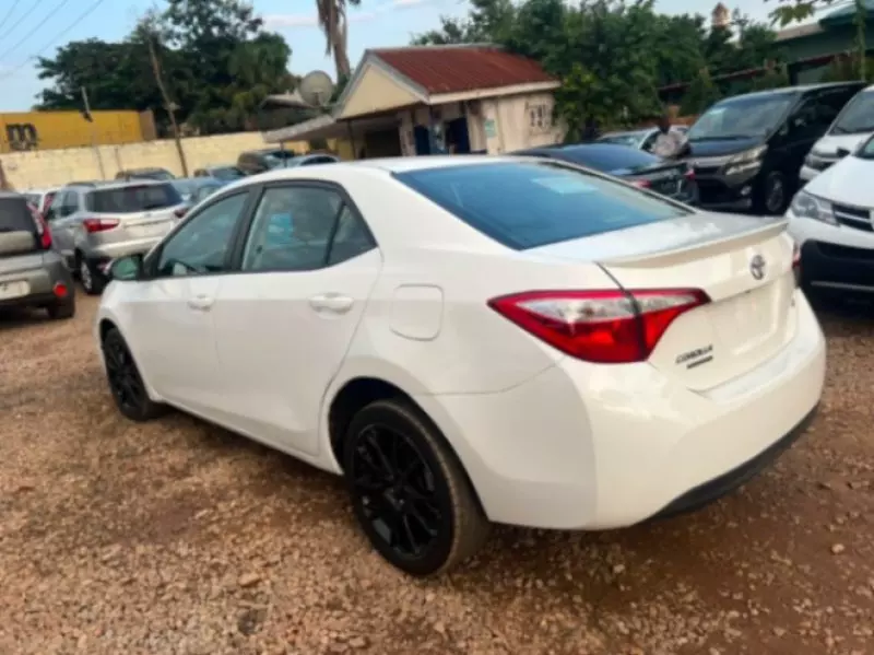 TOYOTA Corolla   - 2016