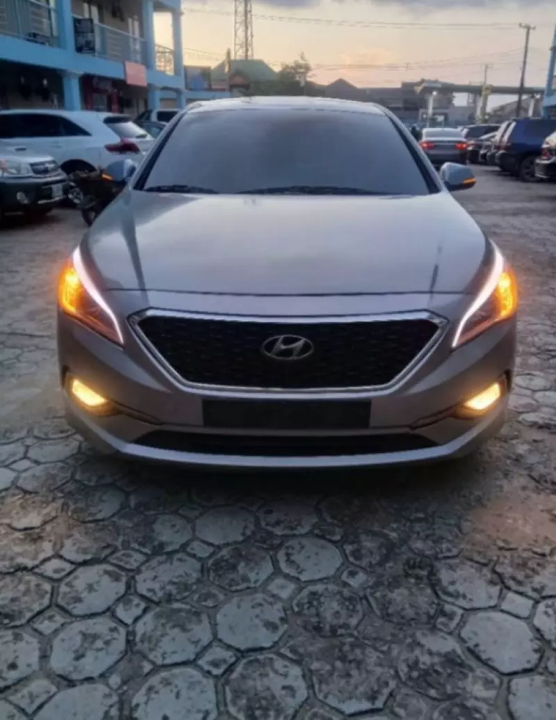 Hyundai Sonata   - 2015