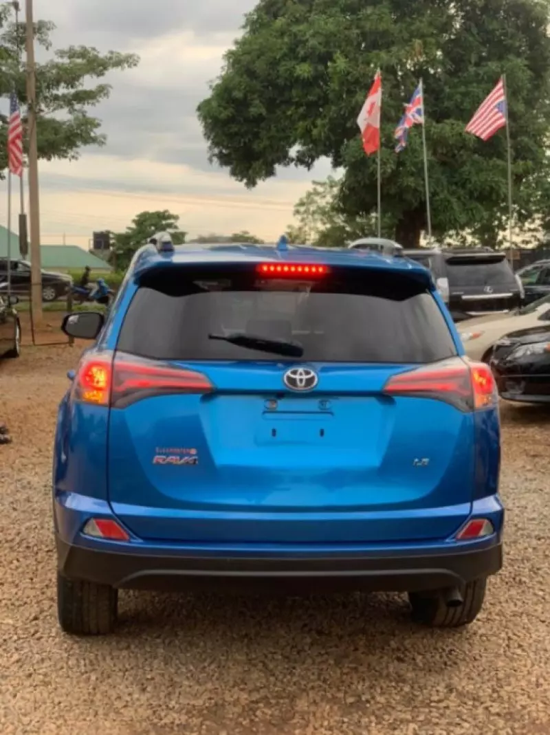 TOYOTA RAV4   - 2018