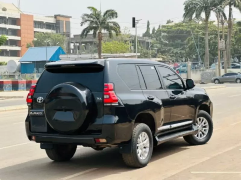 Toyota Prado   - 2012