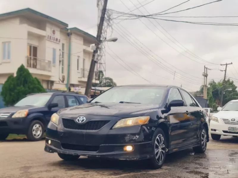 TOYOTA Camry - 2009