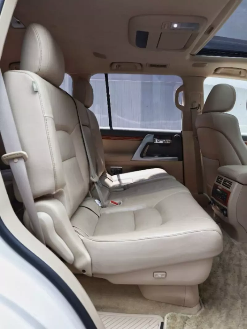 TOYOTA Landcruiser  V8   - 2016
