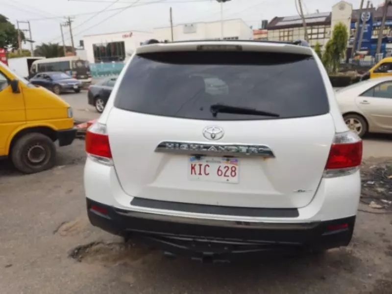 Toyota Highlander   - 2013