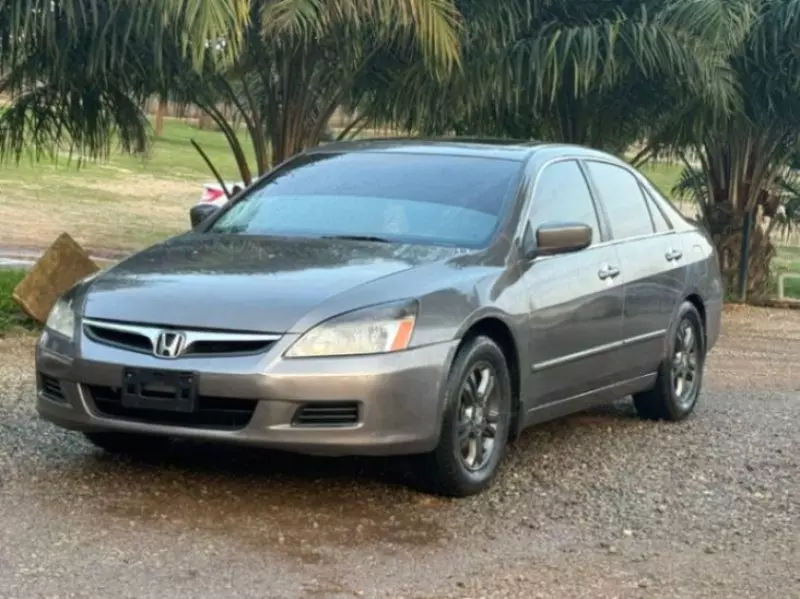 Honda Accord   - 2006