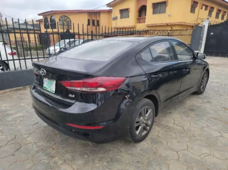 Hyundai Elantra   - 2018