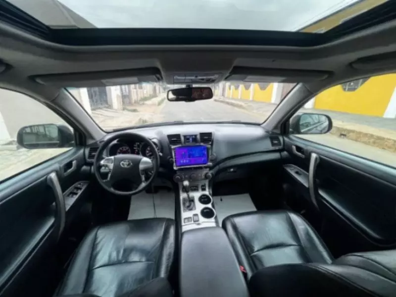 Toyota Highlander   - 2013