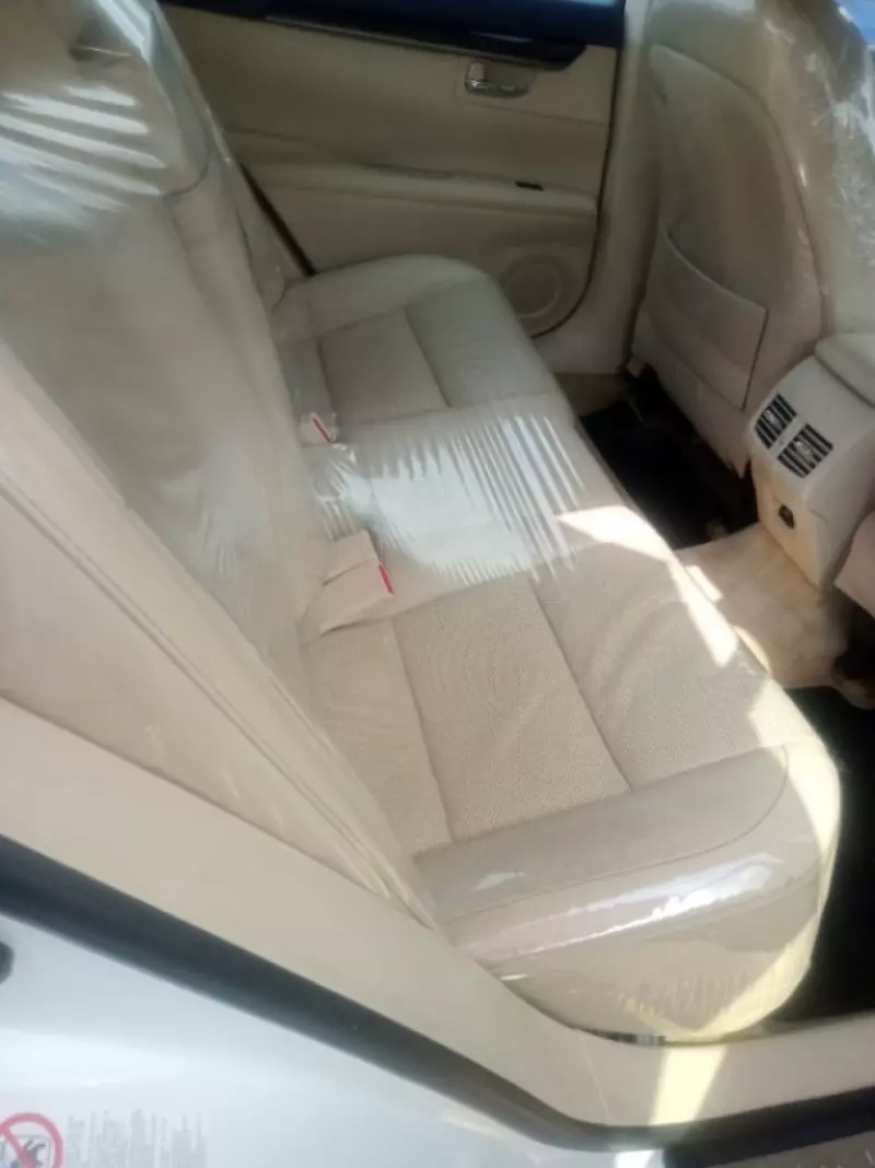 Lexus ES 350   - 2013