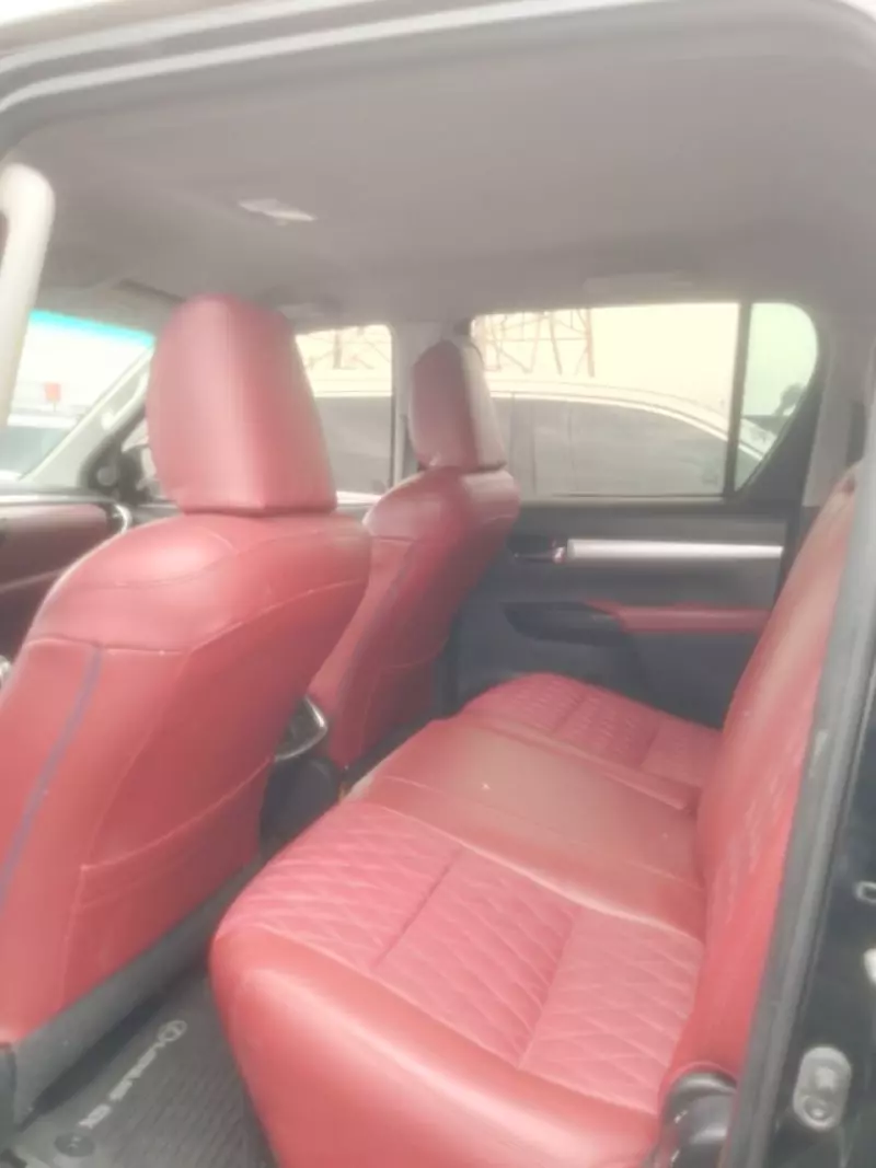 Toyota Hilux    - 2017