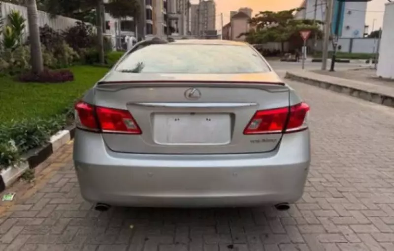 Lexus ES 250   - 2012