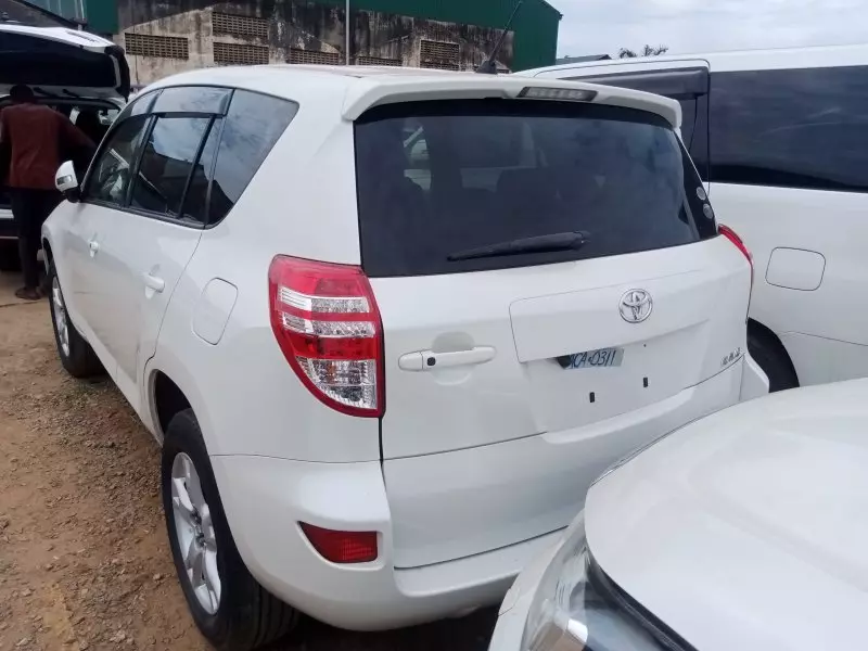 Toyota Vanguard    - 2012